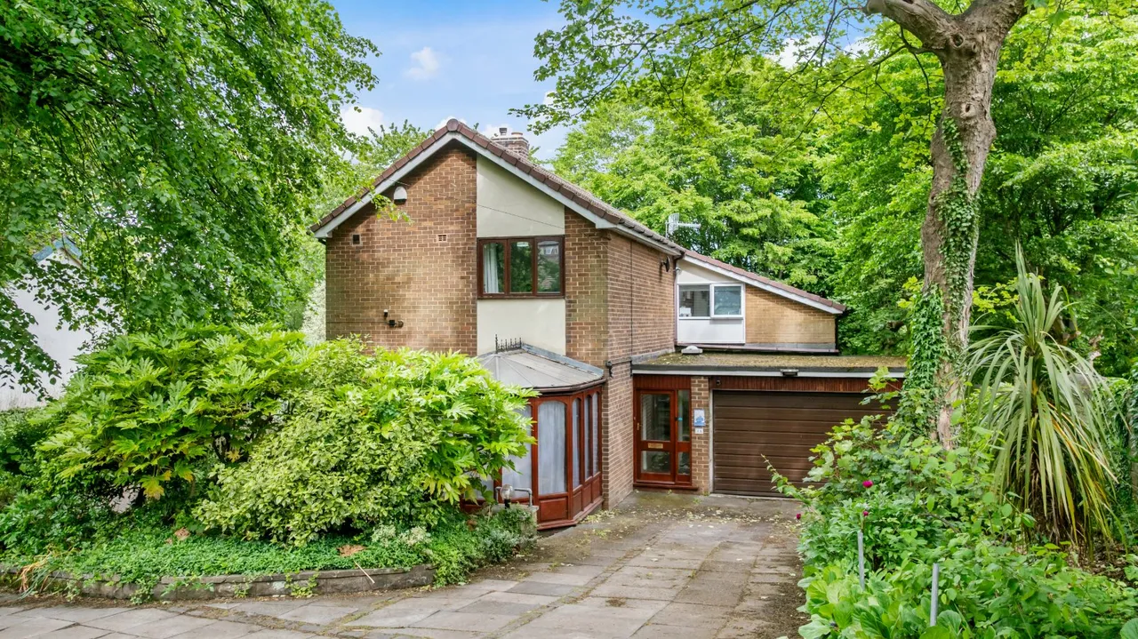 Town Gate, Calverley, LS28, photo 15