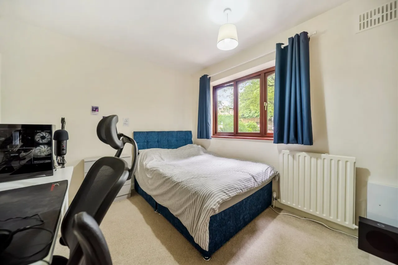 Town Gate, Calverley, LS28, photo 10