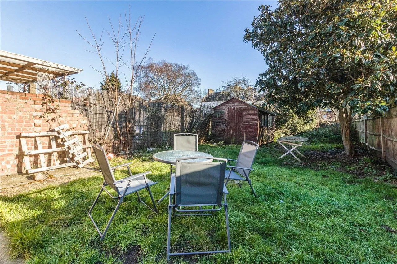 Broadwater Road, London, SW17, photo 2