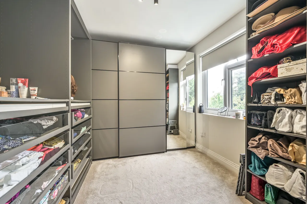 14 Talbot Crescent, London, photo 10