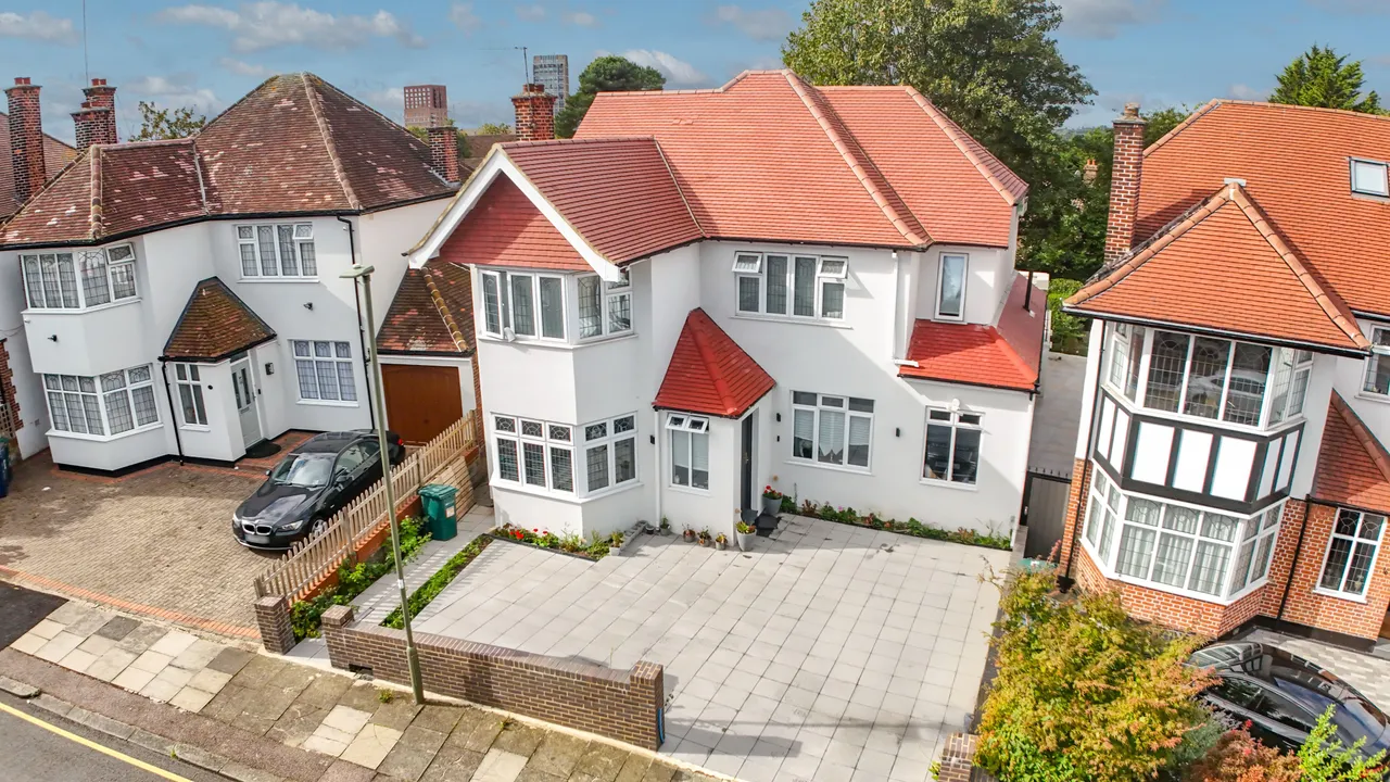 5 bed house for sale — 14 Talbot Crescent, London