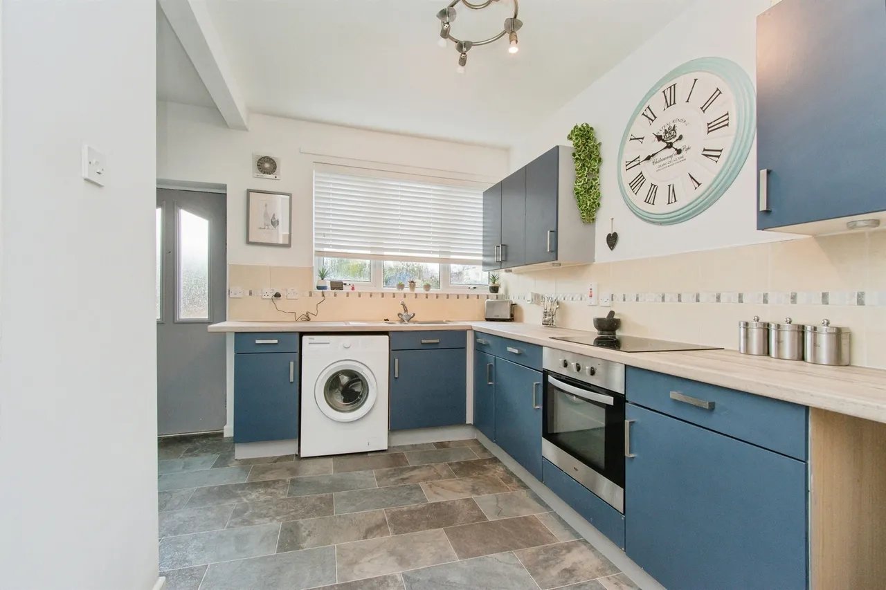 Pinders Crescent, KNOTTINGLEY, photo 6