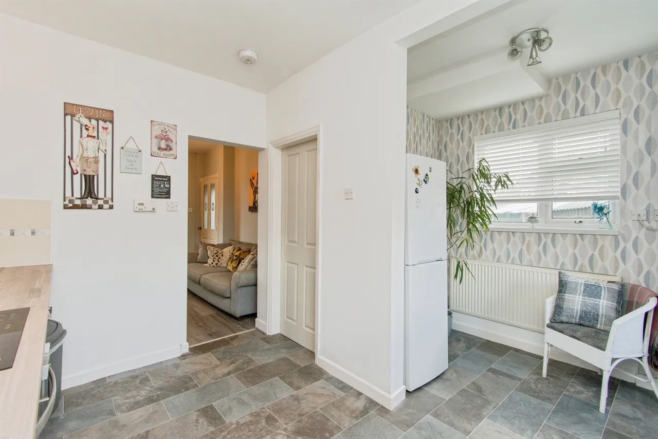 Pinders Crescent, KNOTTINGLEY, photo 8