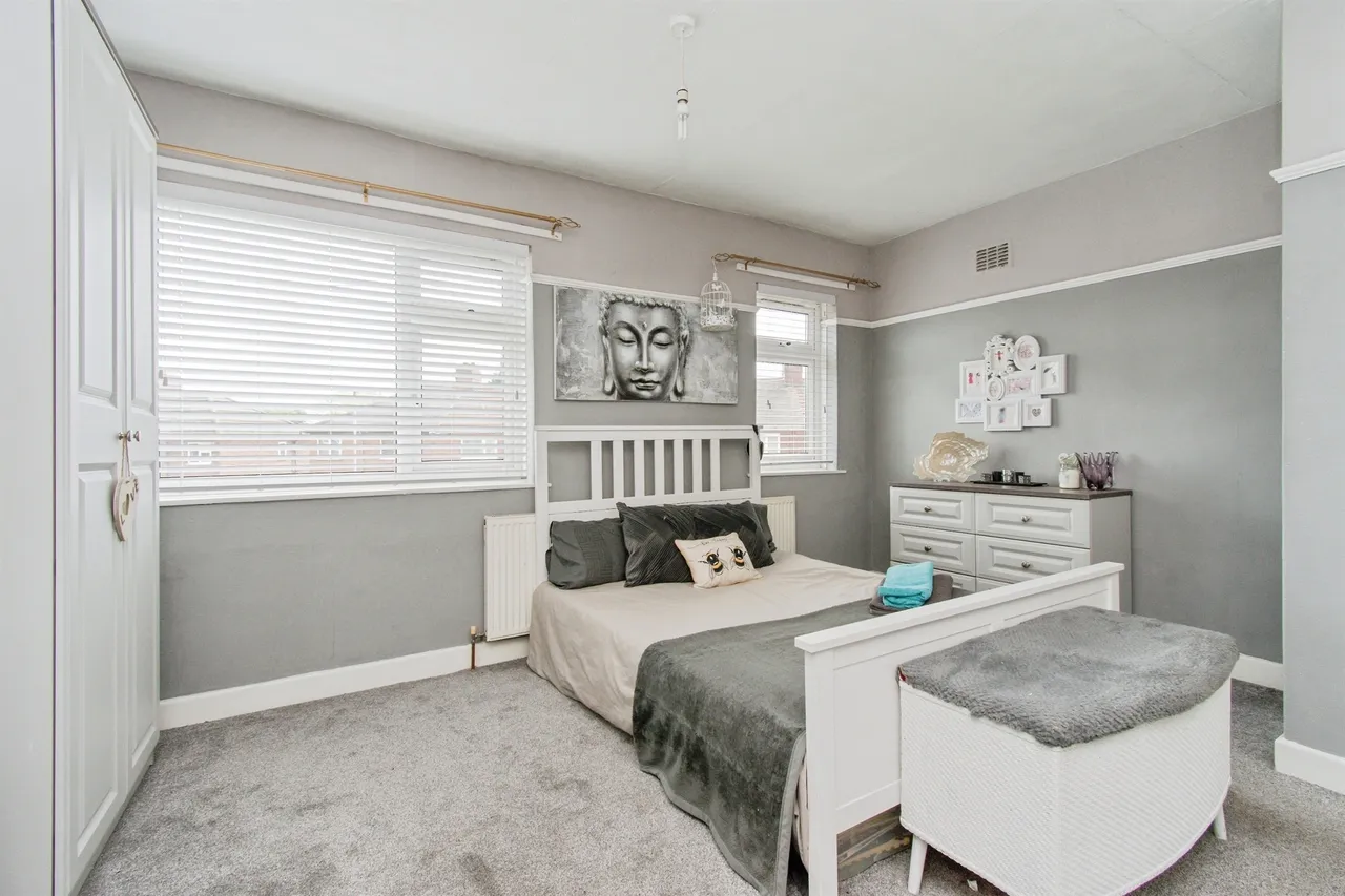 Pinders Crescent, KNOTTINGLEY, photo 9