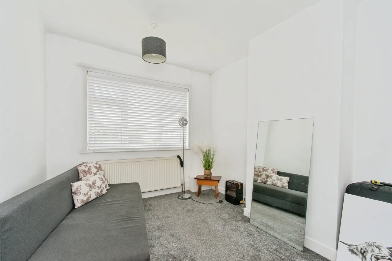 Pinders Crescent, KNOTTINGLEY, photo 11