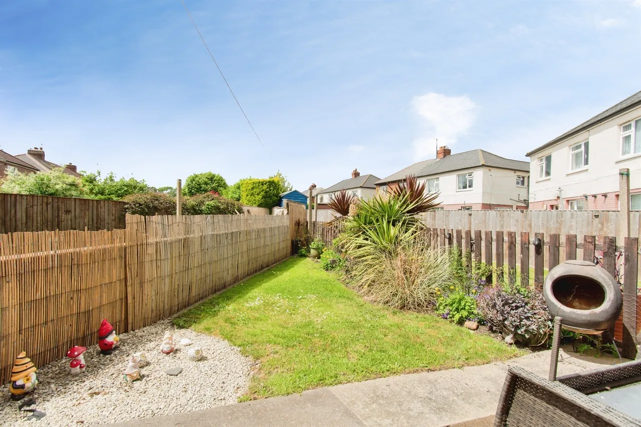 Pinders Crescent, KNOTTINGLEY, photo 4