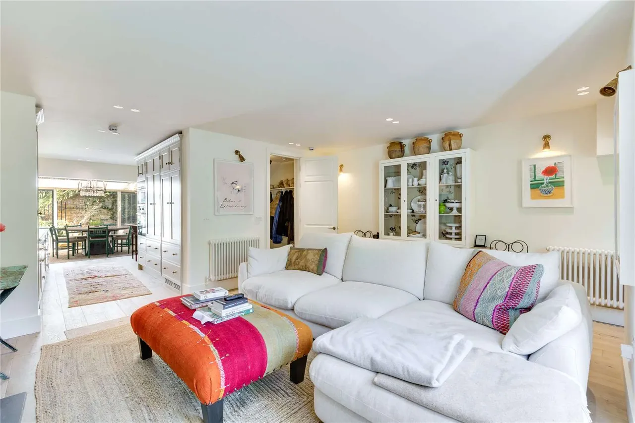 South Hill Park Gardens, Hampstead, London, NW3 2TG, photo 3