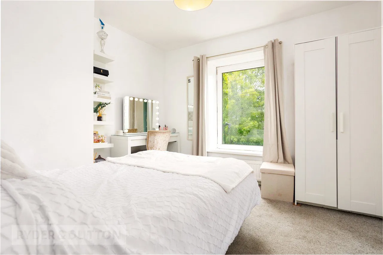 Stockport Road, Mossley, OL5, photo 6