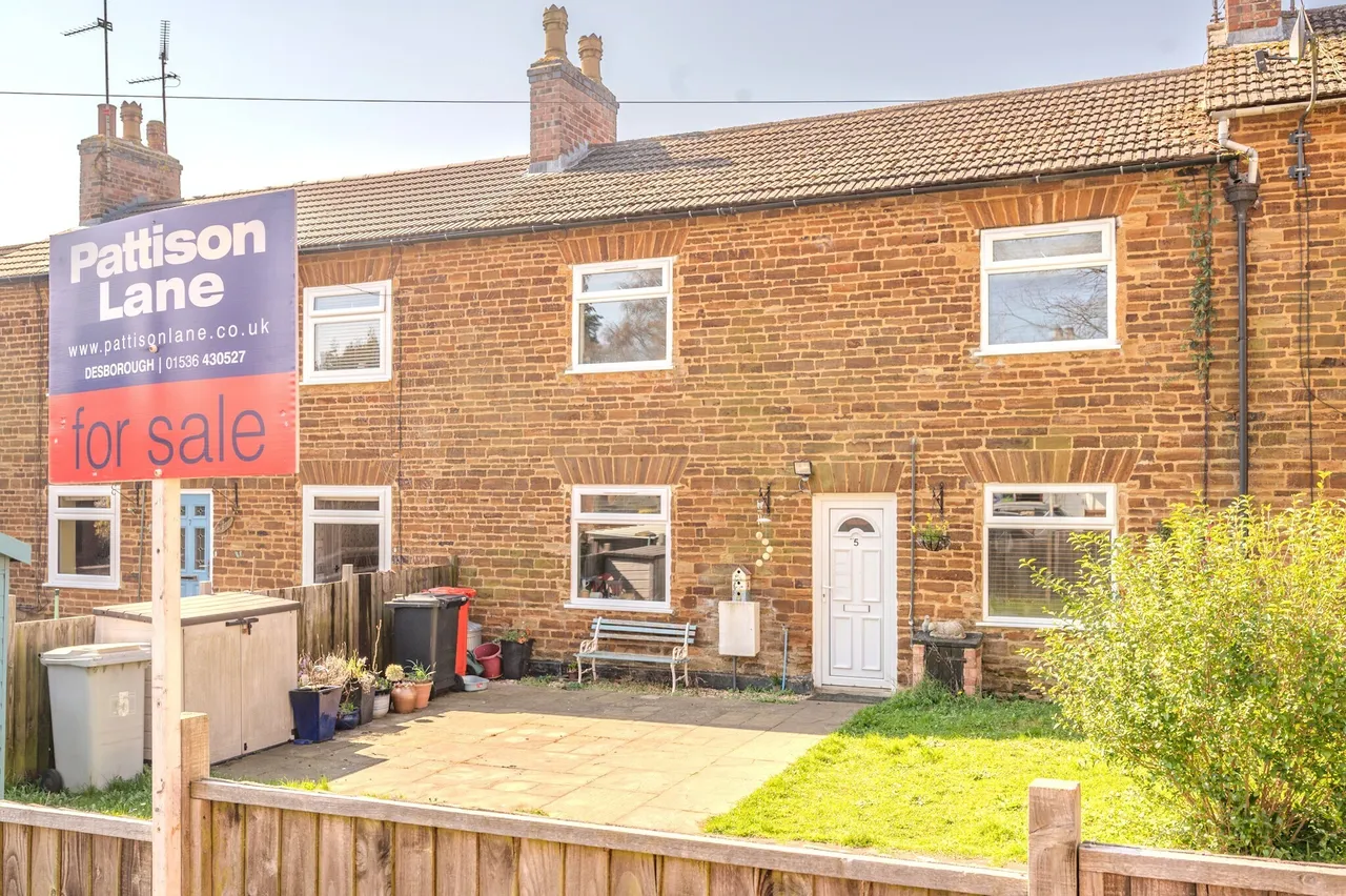 2 bed house for sale, Havelock Street, Kettering, NN14