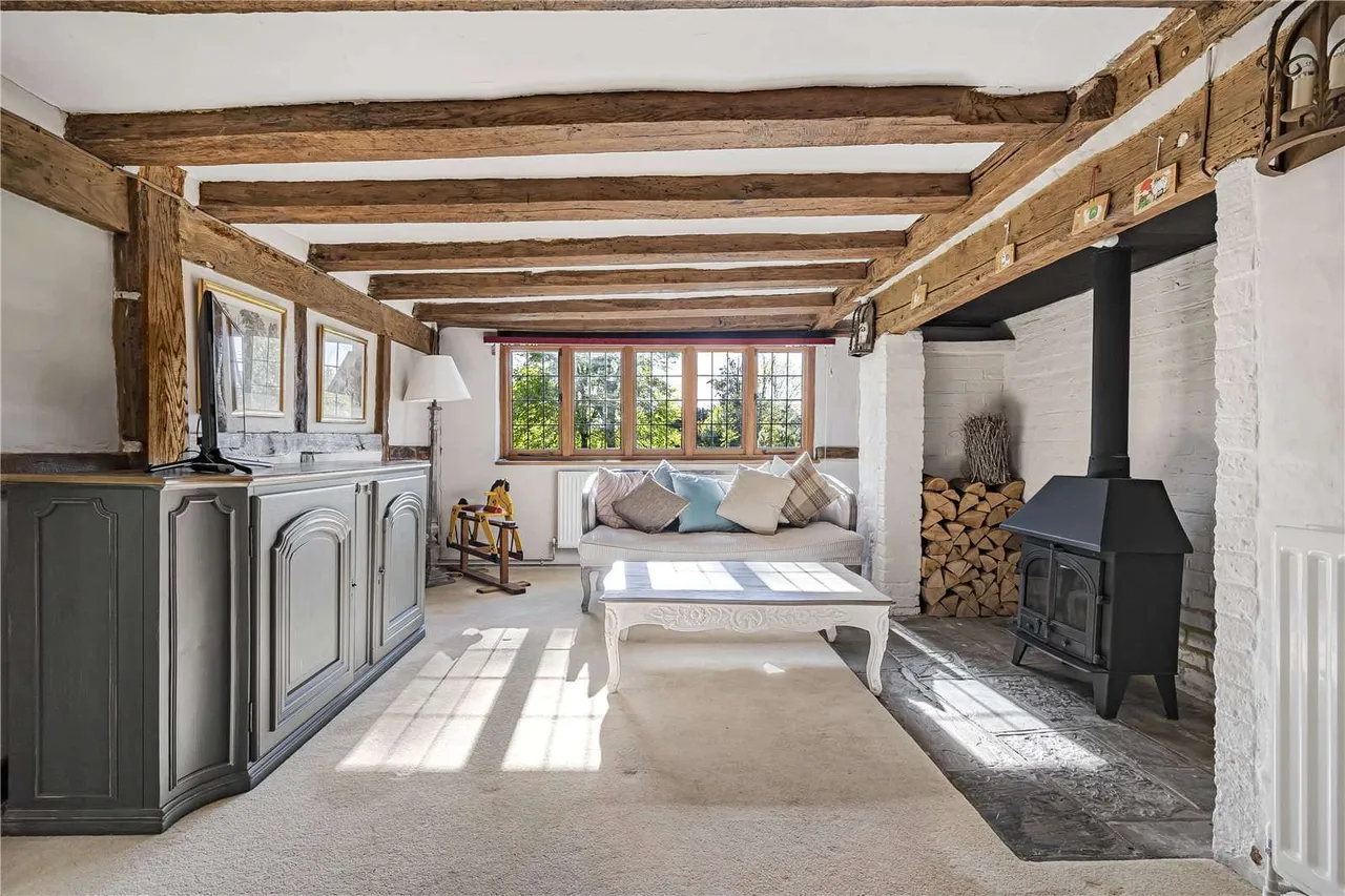 Roundstreet Common, Wisborough Green, Billingshurst, West Sussex, RH14 0AN, photo 7