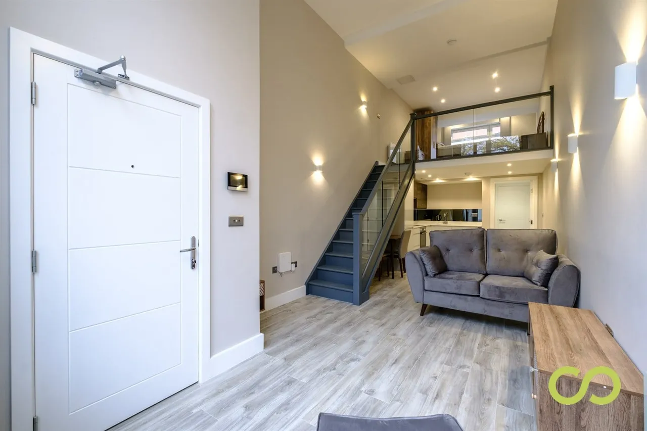 Restmor Way, Hackbridge, SM6, photo 2