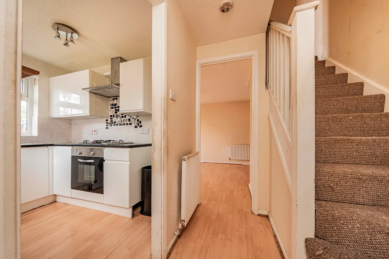 Pacific Close, Feltham, TW14, photo 6