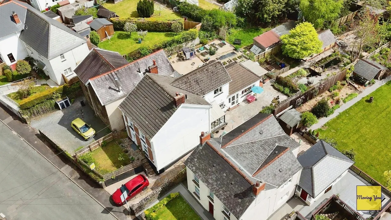 3 bed house for sale — Derwen Road, Alltwen, Swansea, West Glamorgan