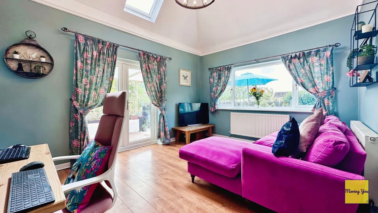Derwen Road, Alltwen, Swansea, West Glamorgan, photo 4