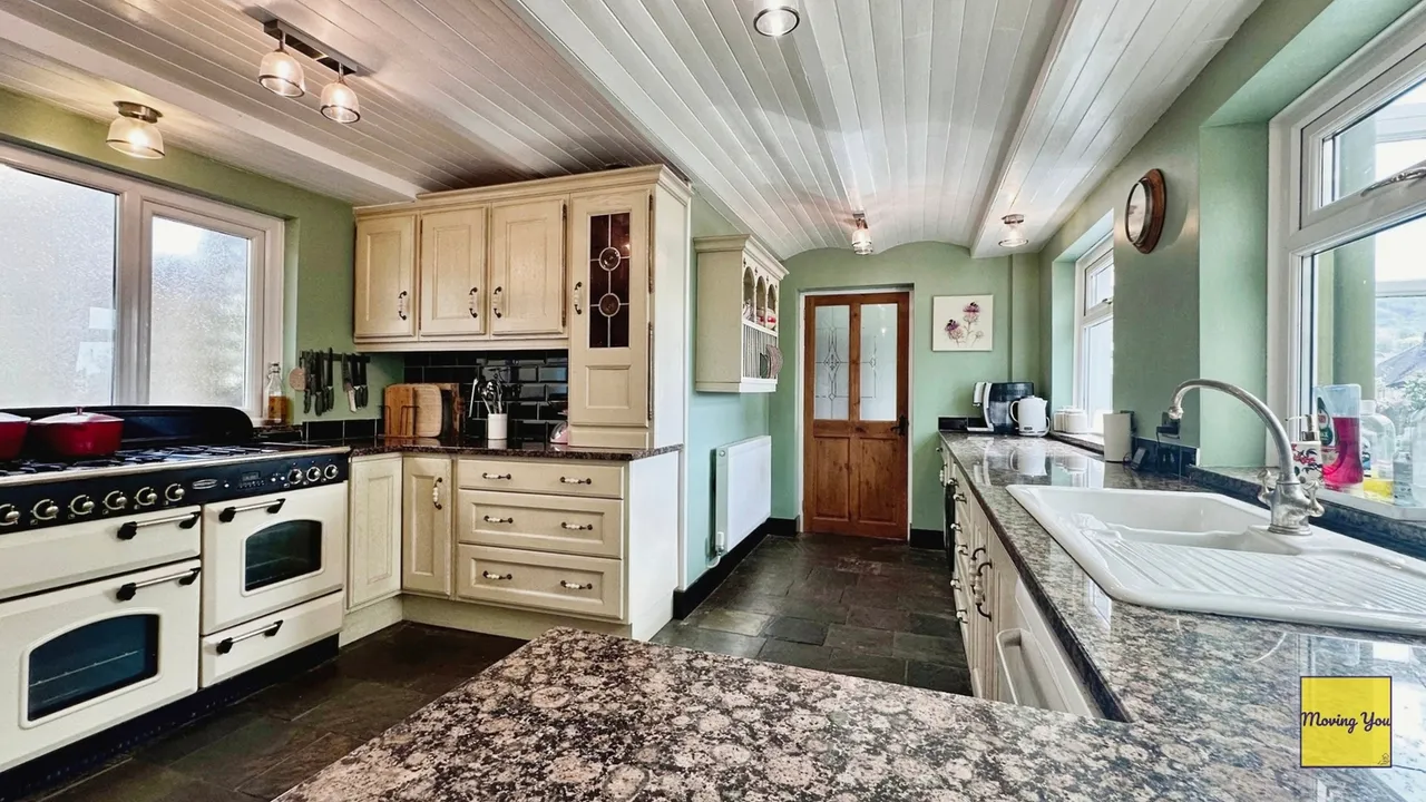 Derwen Road, Alltwen, Swansea, West Glamorgan, photo 9