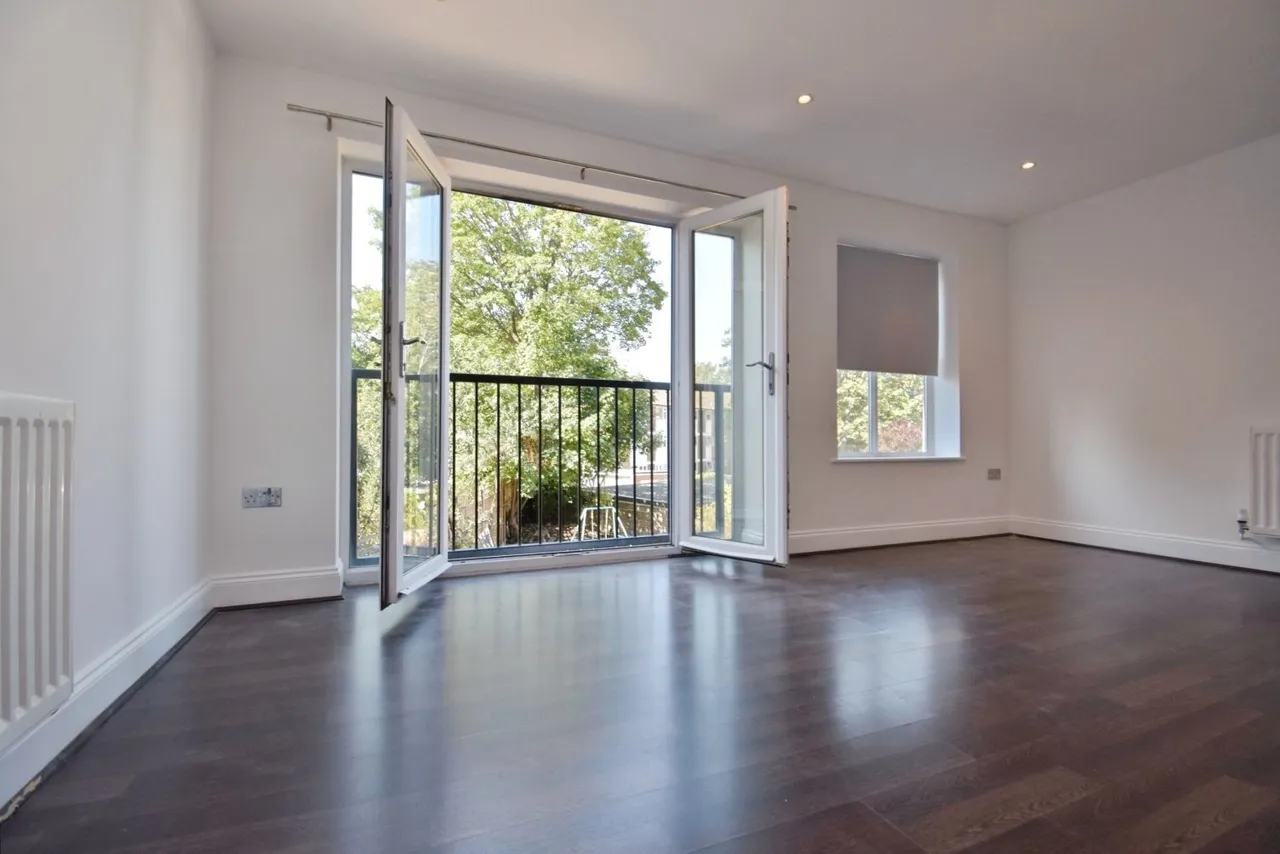 Plaistow Lane, Bromley, BR1, photo 5
