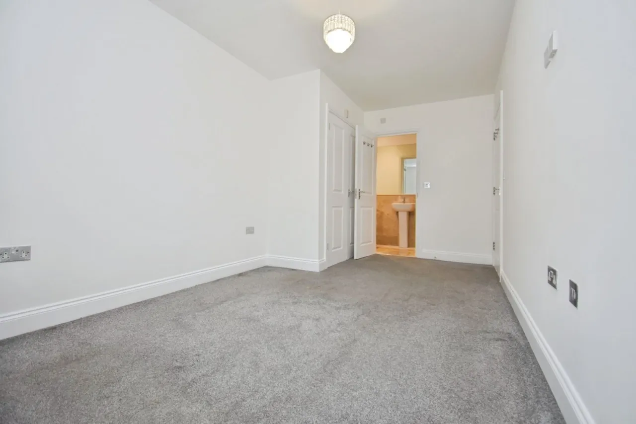 Plaistow Lane, Bromley, BR1, photo 6