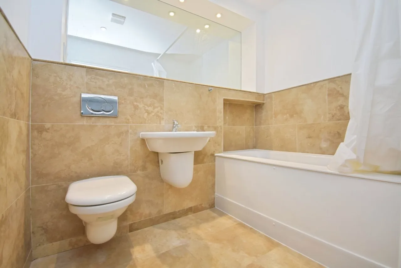 Plaistow Lane, Bromley, BR1, photo 9