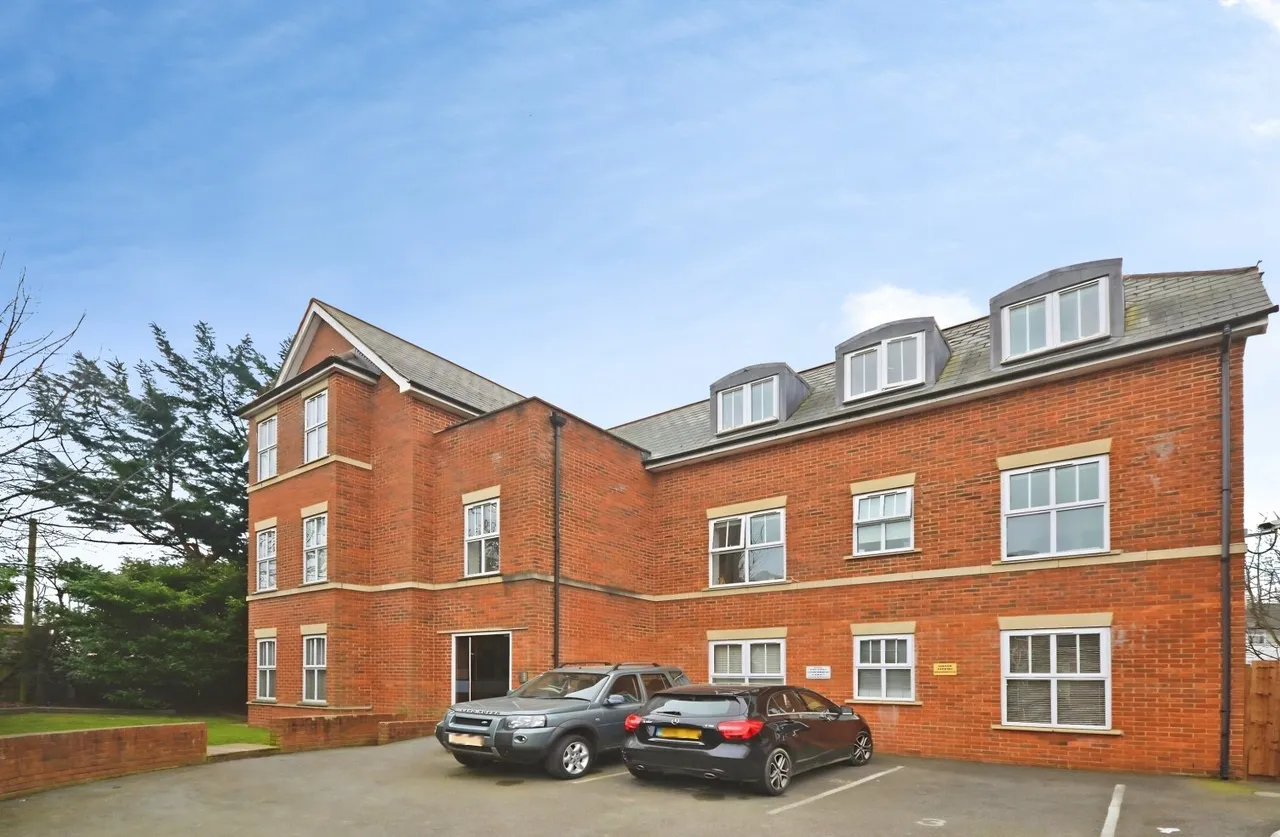 Plaistow Lane, Bromley, BR1, photo 3