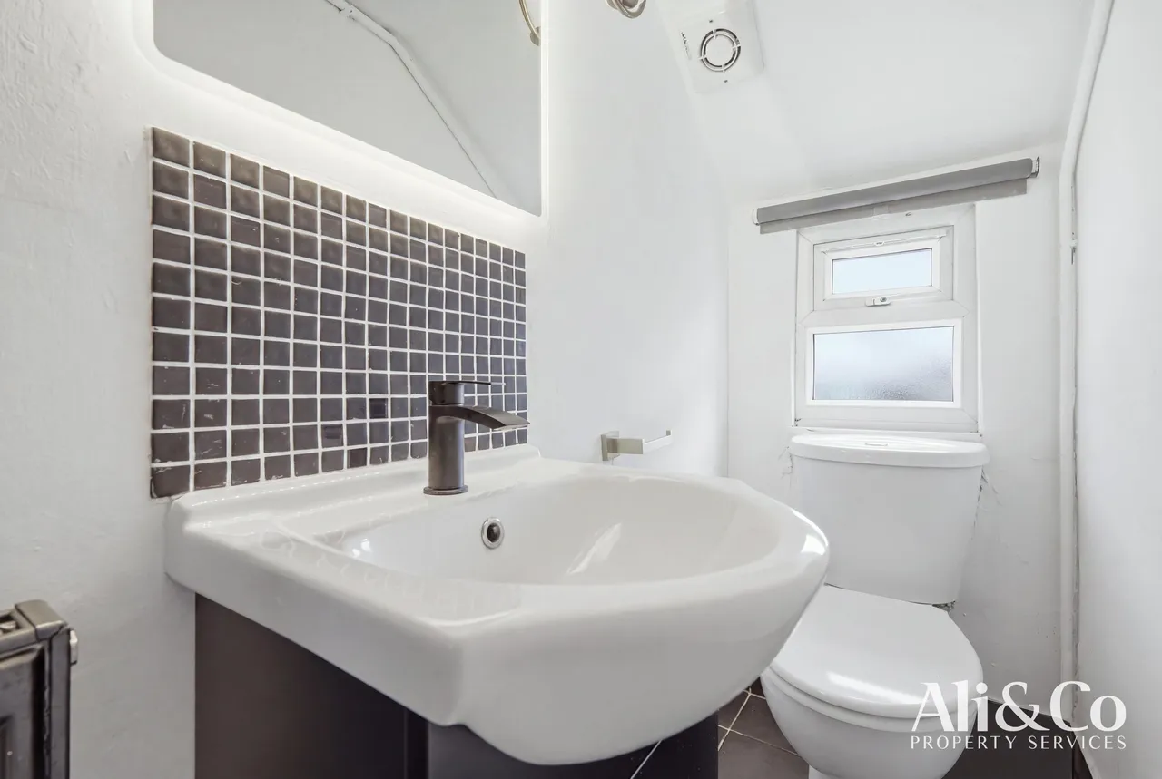 Palmerston Road, Grays, Essex, RM20 4YP, photo 20