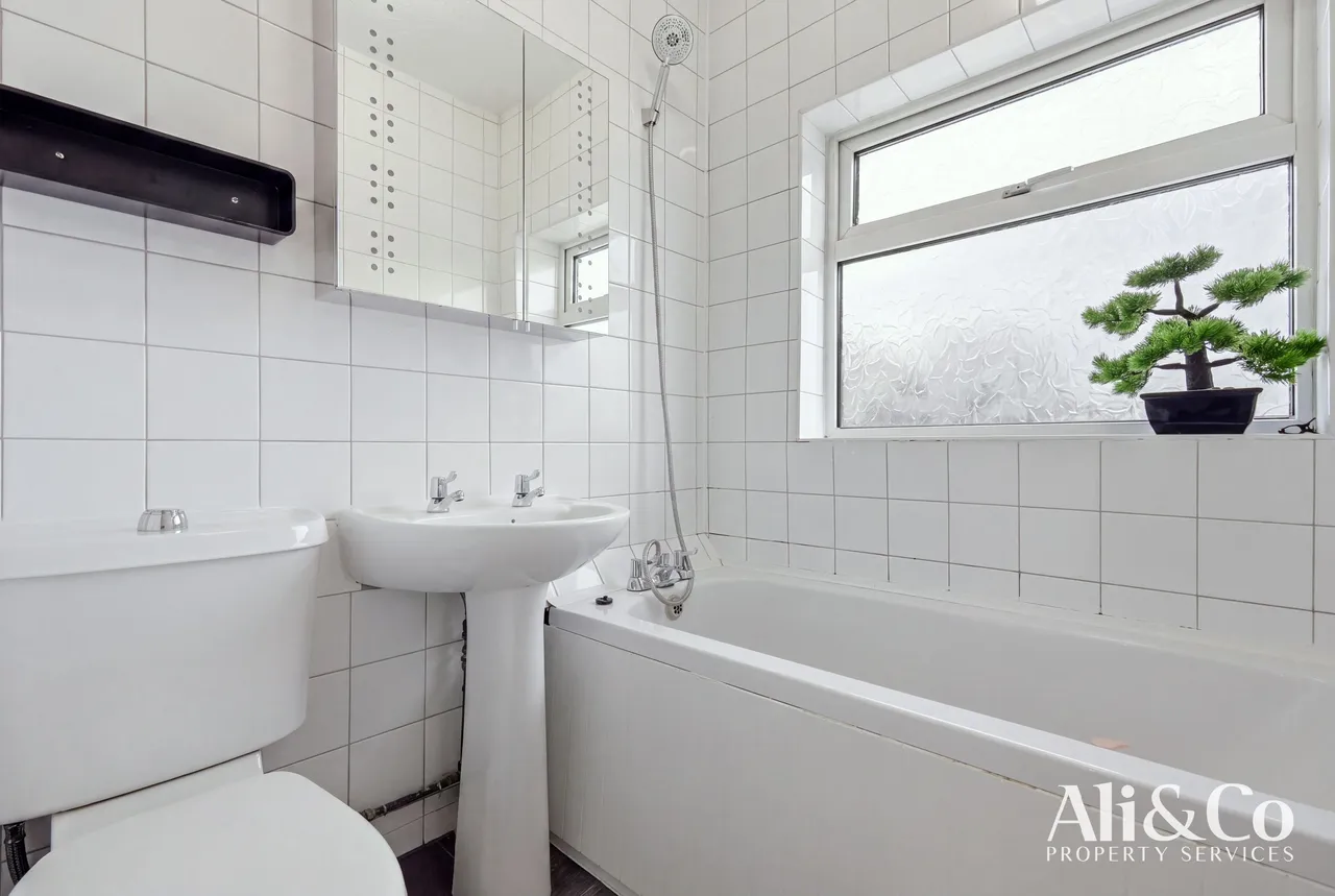 Palmerston Road, Grays, Essex, RM20 4YP, photo 19