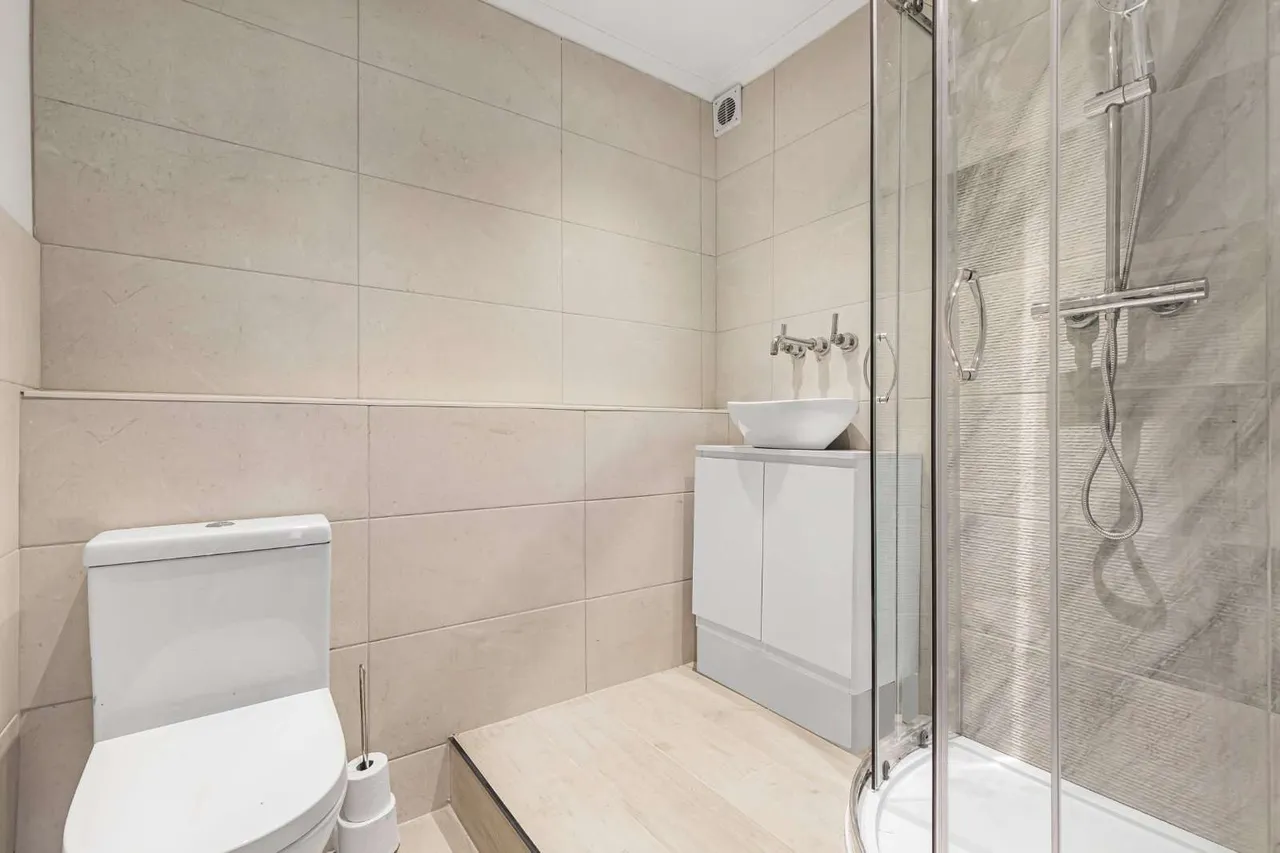Twickenham Road, Teddington, TW11, photo 8