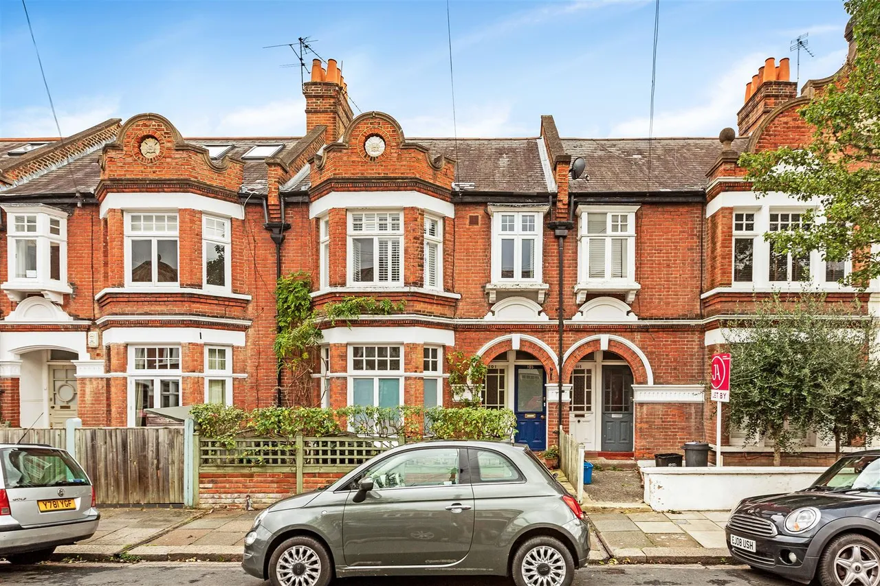 2 bed flat for sale, Cowley Road, Mortlake, SW14