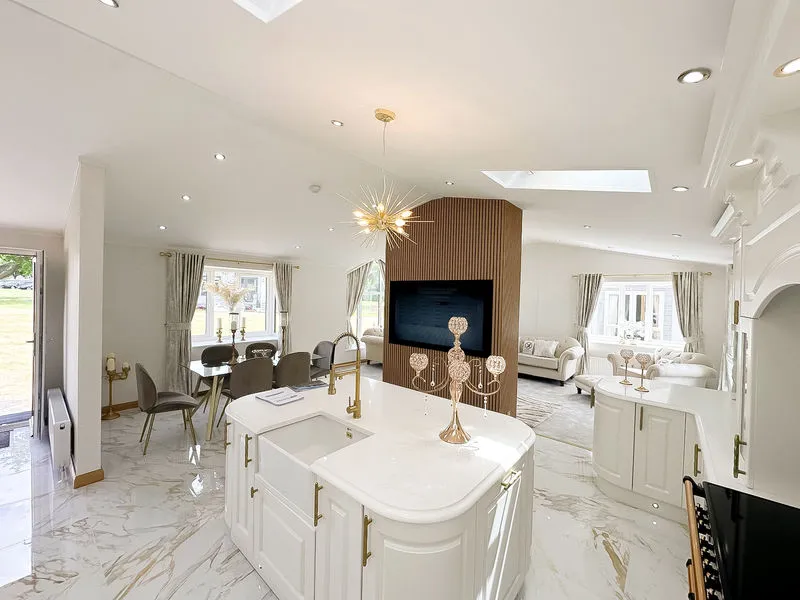 Weybridge Park Estate Weybridge Road, Addlestone KT15 2GP, photo 2