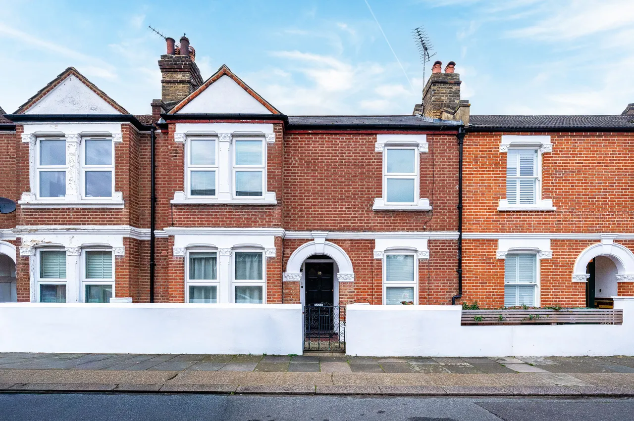 7 bed house for sale — 28 Overcliff Road, London