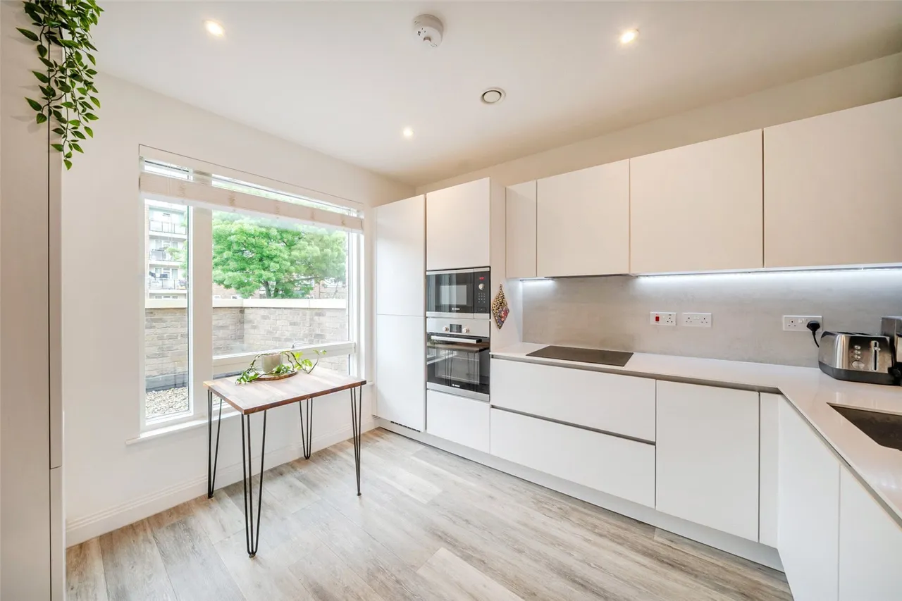 Camberwell Road, SE5, photo 13