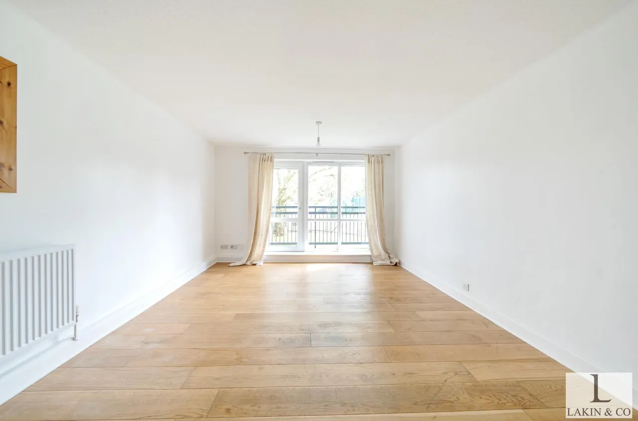 Tedder Close, Uxbridge, Uxbridge, Middlesex, UB10 0FH, photo 2