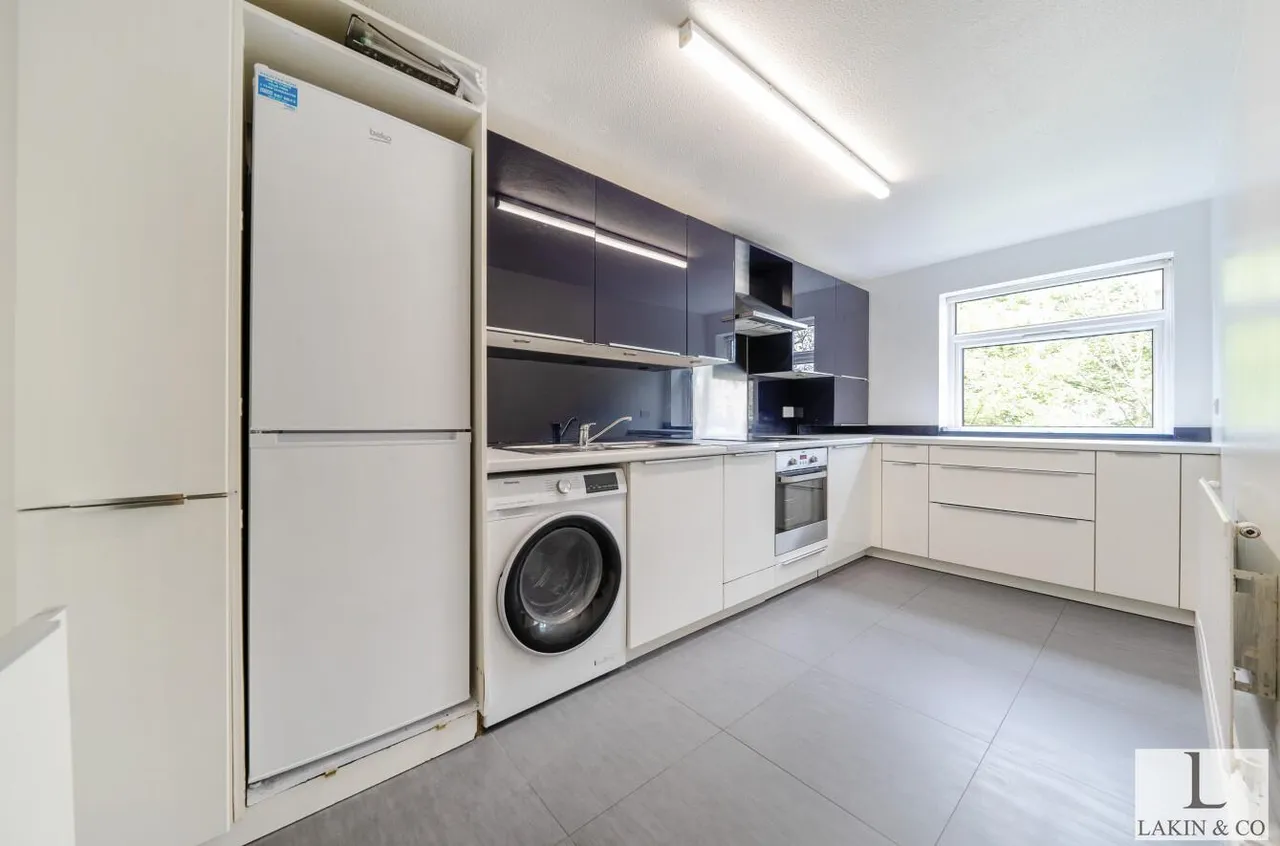 Tedder Close, Uxbridge, Uxbridge, Middlesex, UB10 0FH, photo 3