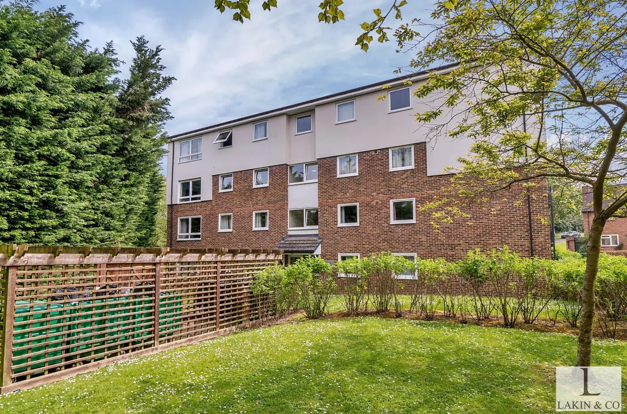Tedder Close, Uxbridge, Uxbridge, Middlesex, UB10 0FH, photo 13