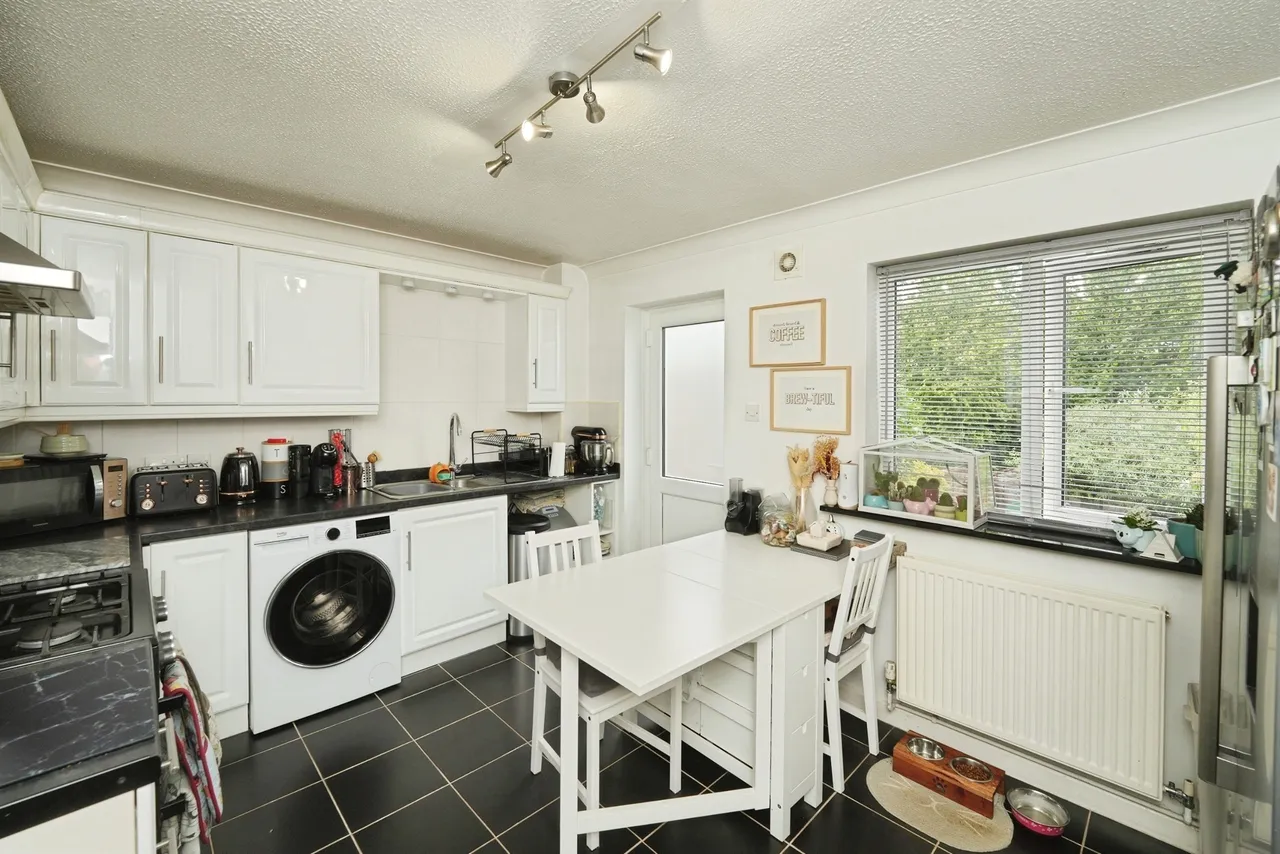 Kendrick Close, Westbury, BA13, photo 4