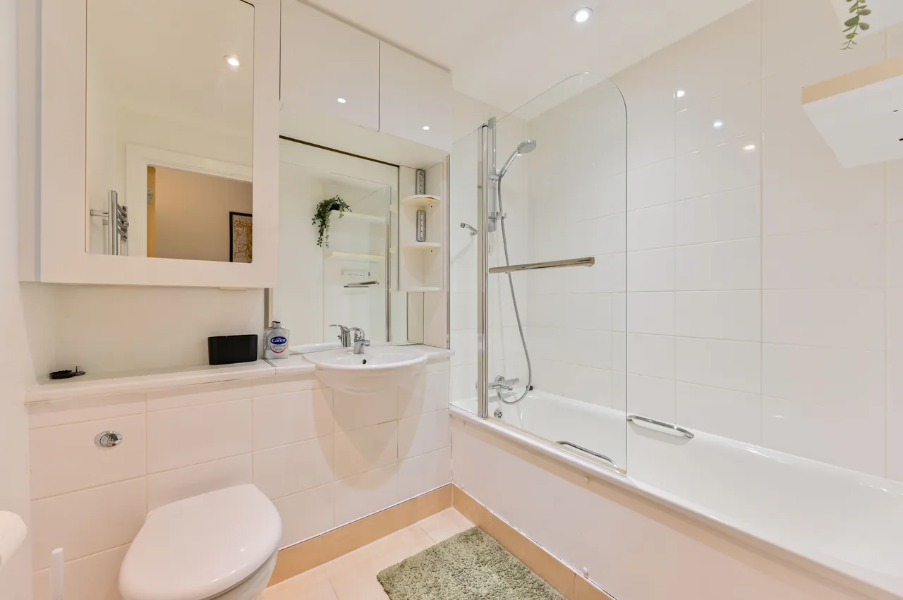 Flat 6, Melbway House, 18 Meadow Row, London, photo 12