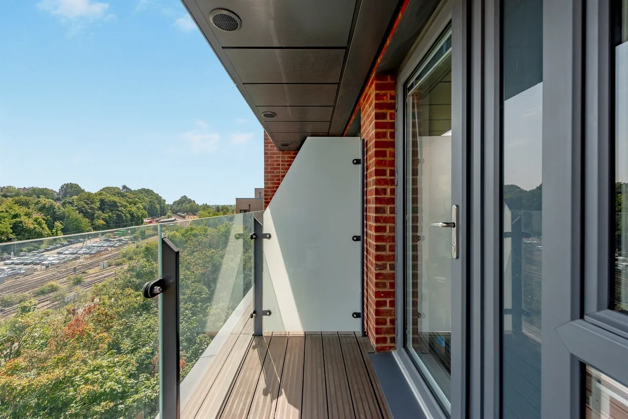 Marketfield Way, Redhill, RH1, photo 7