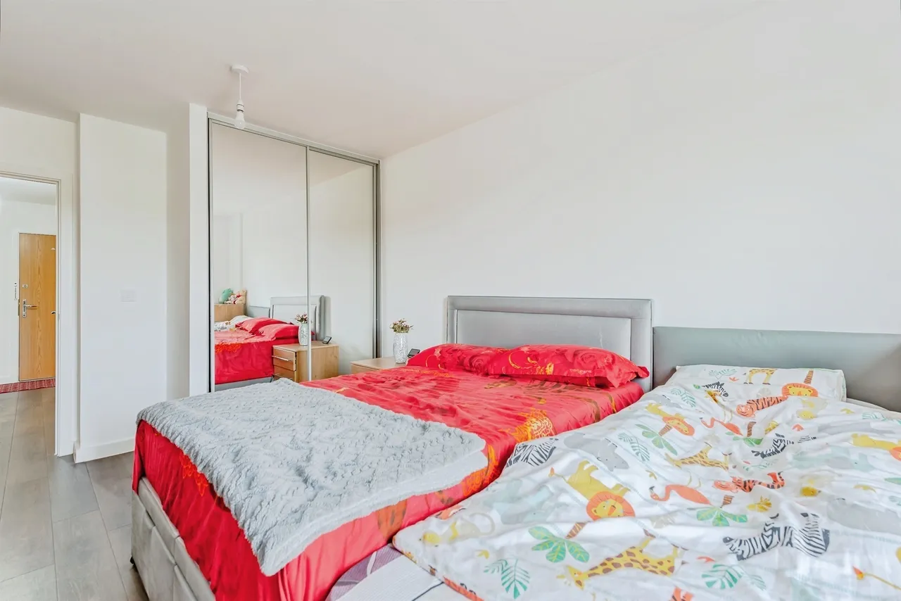 Marketfield Way, Redhill, RH1, photo 11