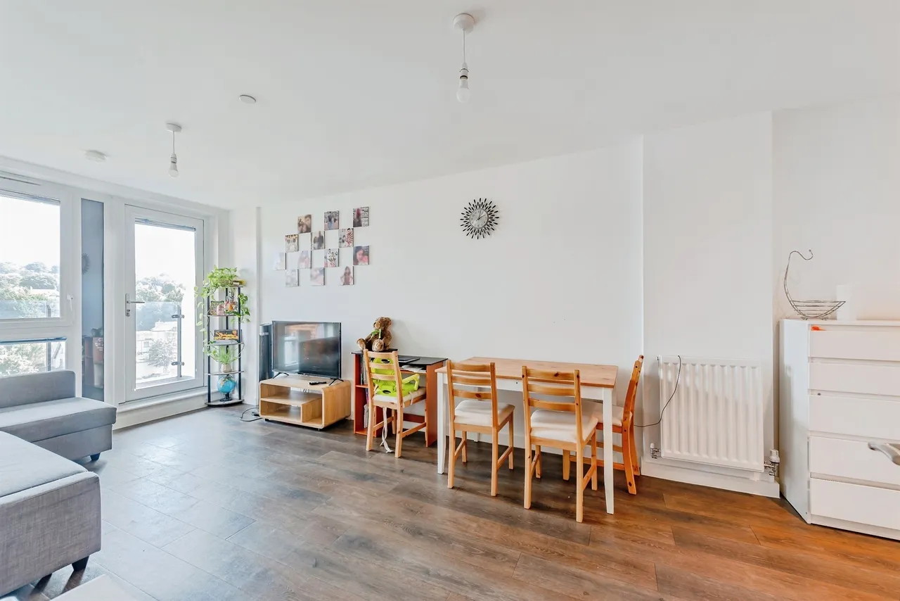 Marketfield Way, Redhill, RH1, photo 5