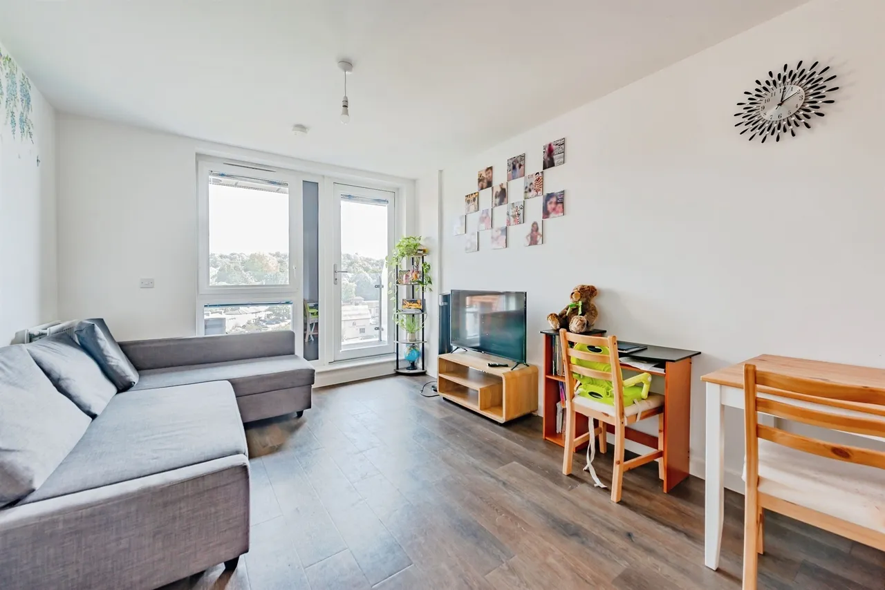 Marketfield Way, Redhill, RH1, photo 6