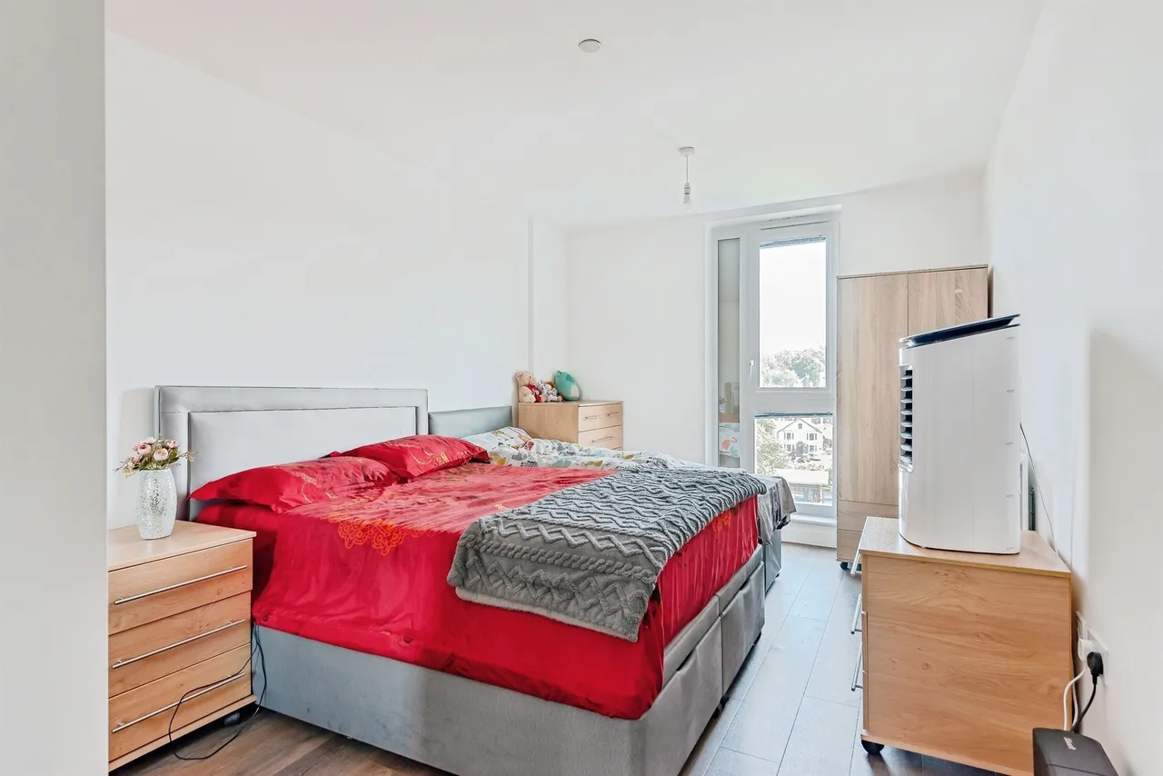 Marketfield Way, Redhill, RH1, photo 10