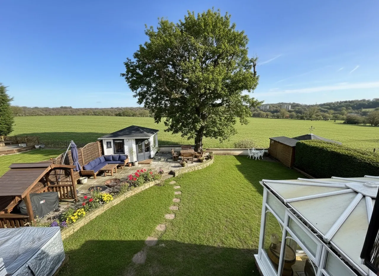 Dunstarn Gardens, Adel, LS16, photo 5