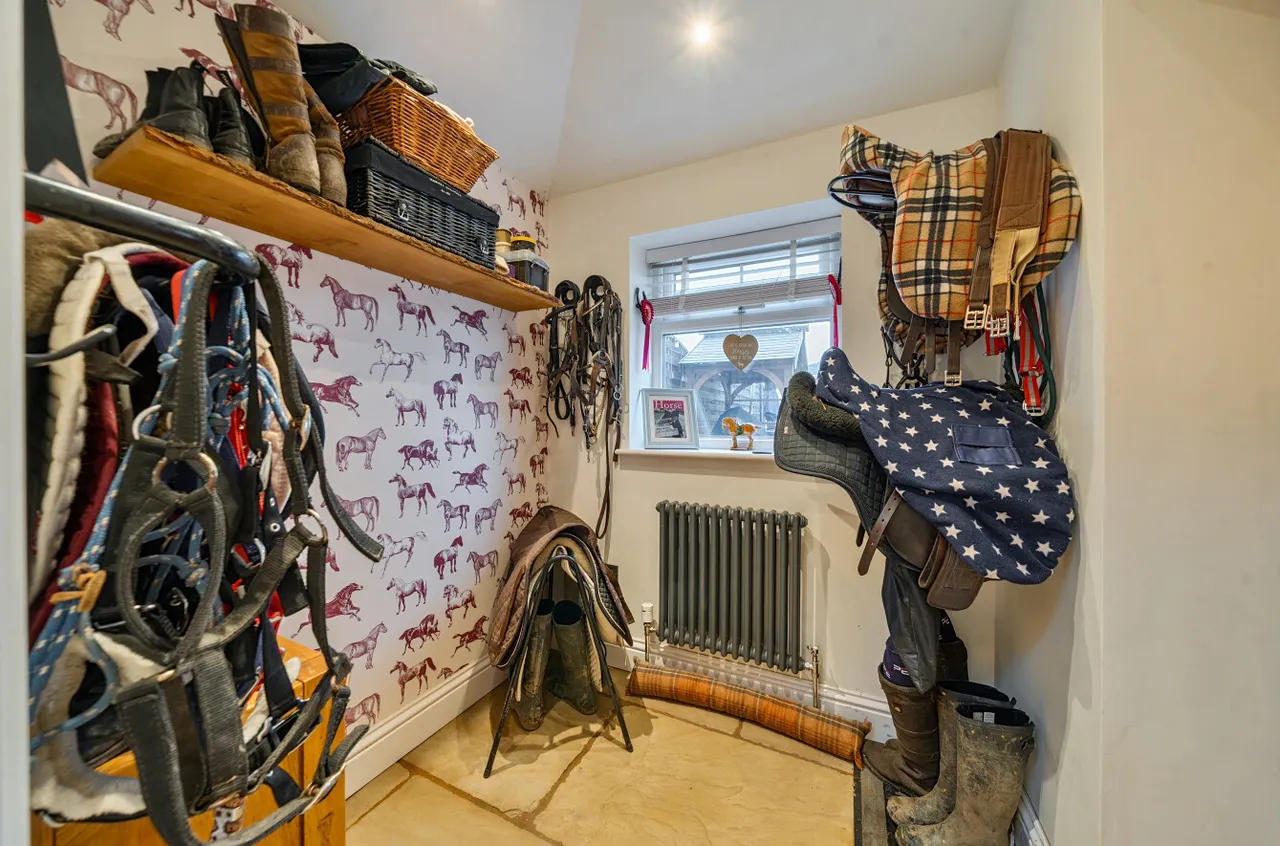 Dunstarn Gardens, Adel, LS16, photo 14