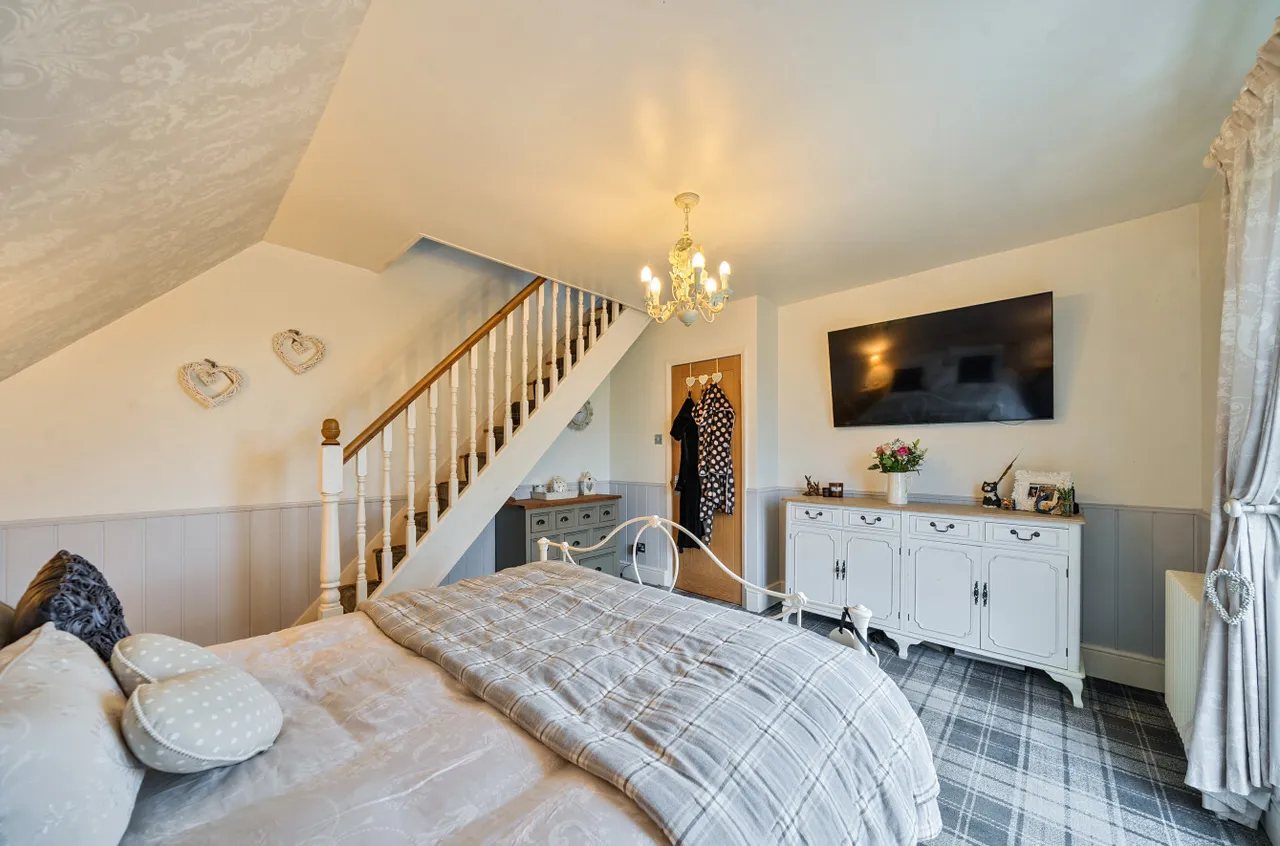 Dunstarn Gardens, Adel, LS16, photo 16