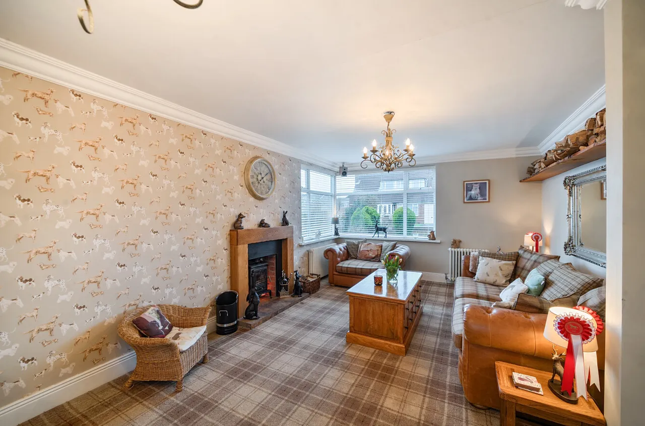 Dunstarn Gardens, Adel, LS16, photo 10