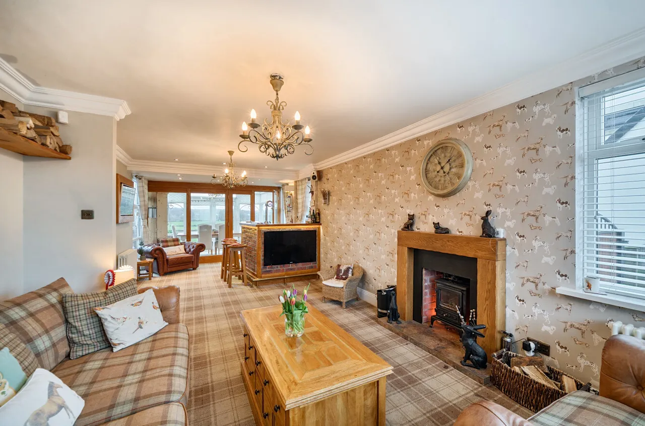 Dunstarn Gardens, Adel, LS16, photo 4