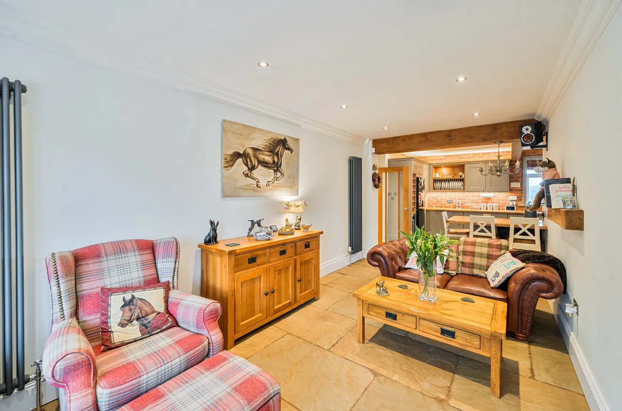 Dunstarn Gardens, Adel, LS16, photo 6