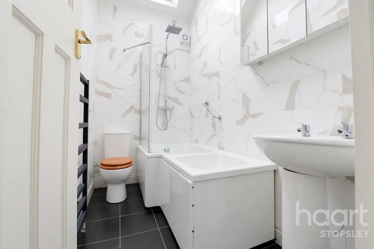 Hitchin Road, Luton, LU2, photo 11