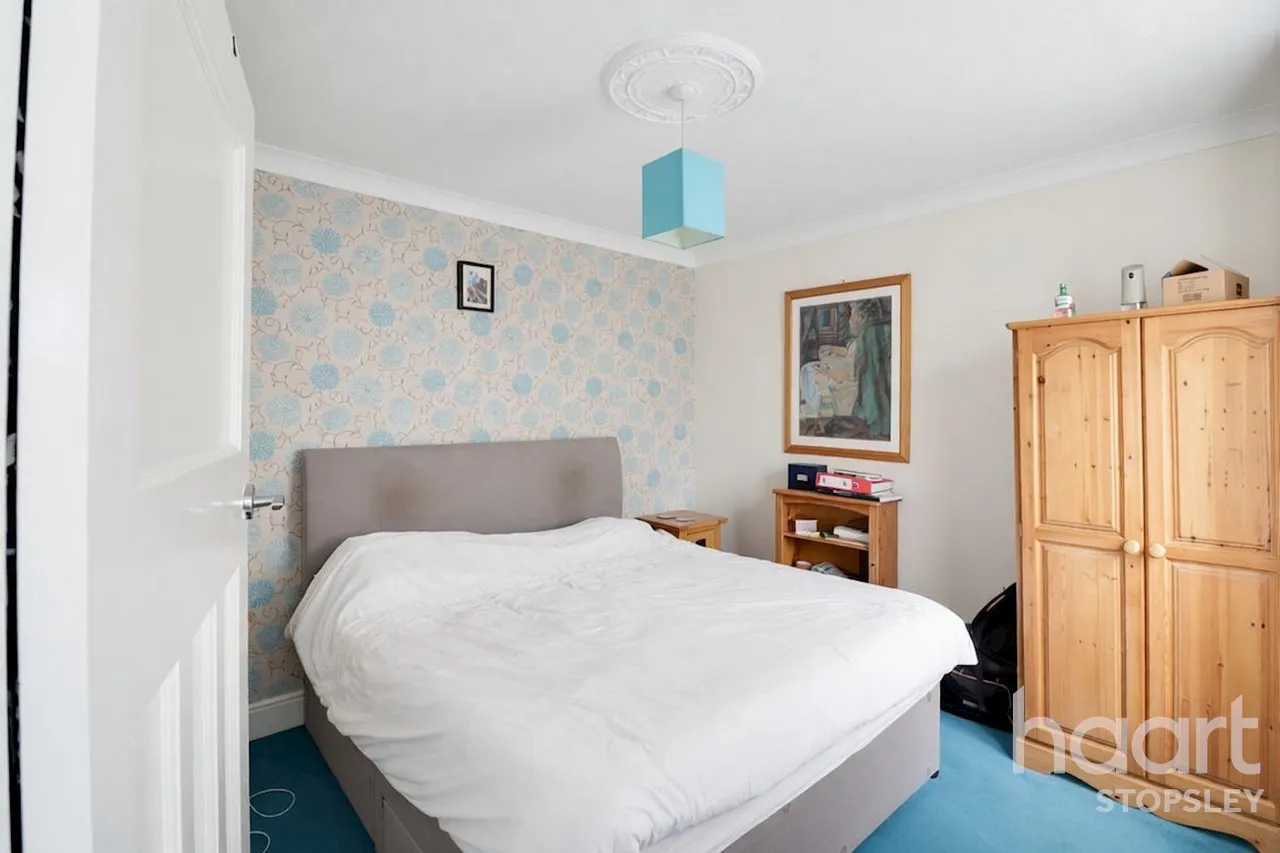 Hitchin Road, Luton, LU2, photo 13