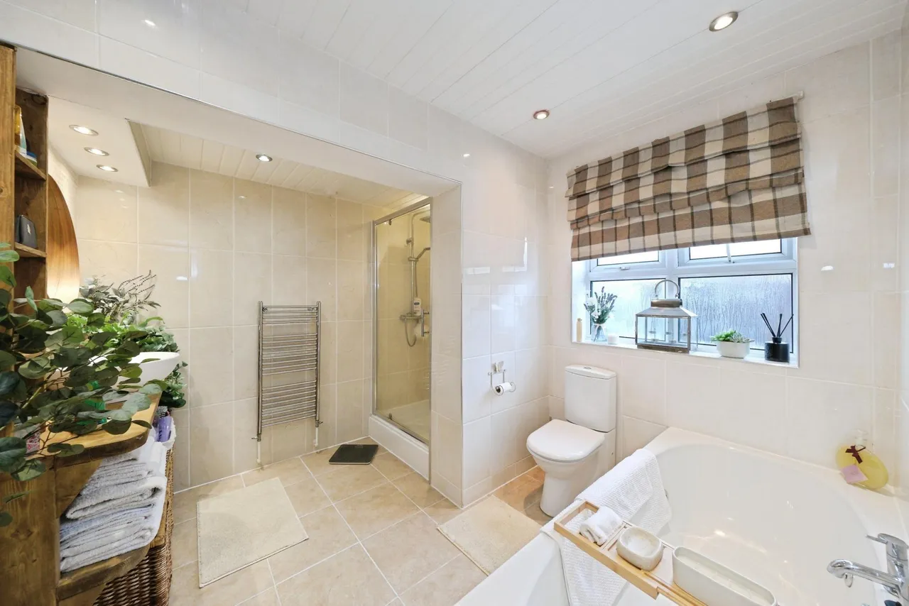 Lawns Road, Nottingham, NG17, photo 14