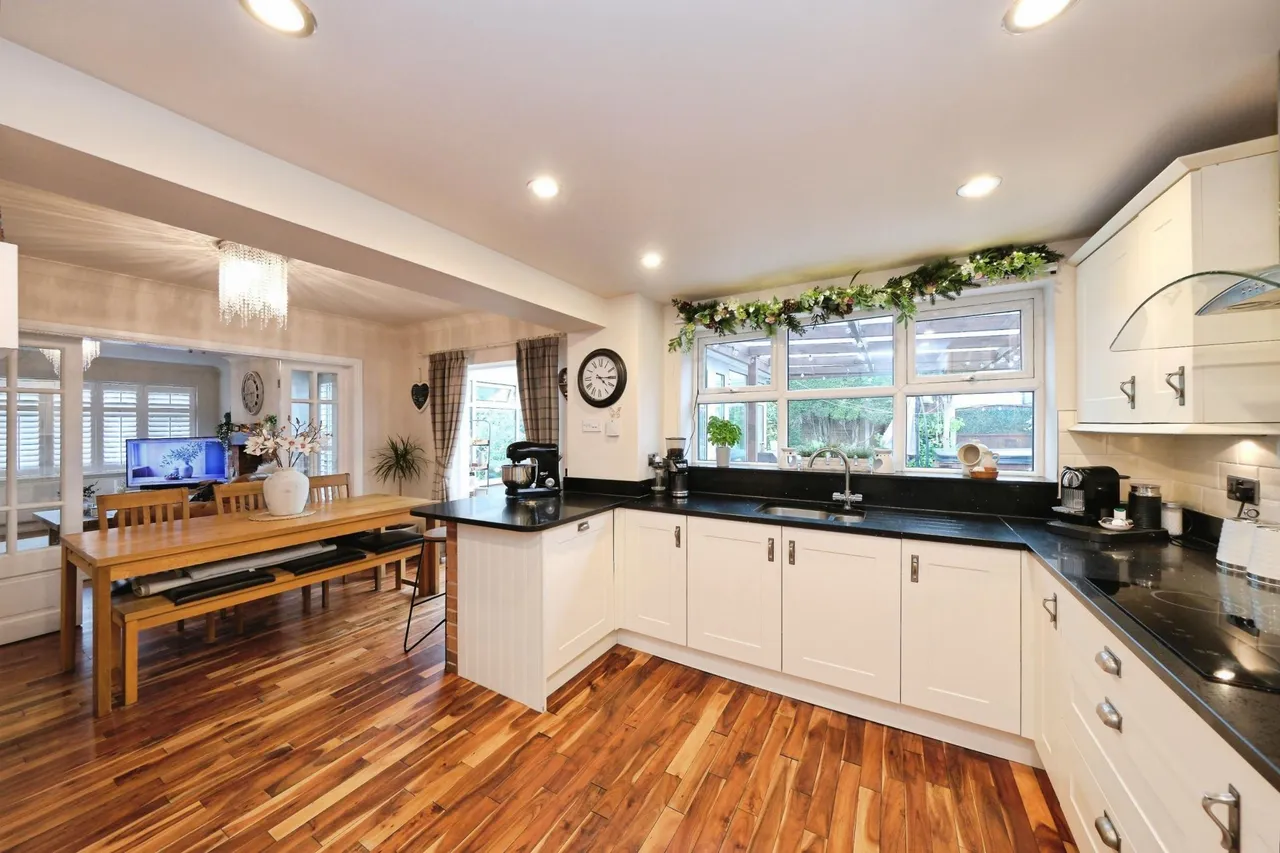 Lawns Road, Nottingham, NG17, photo 7